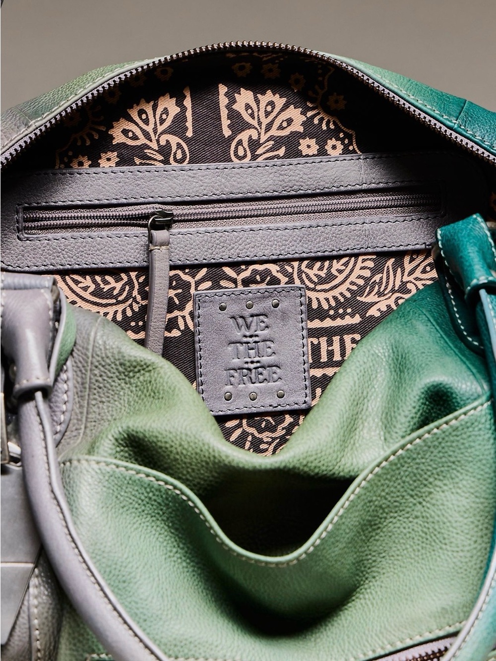 🦚 Free People Large Emerson Tote Ombré Green Limited Edition SOLD OUT! Rare NWT! - Picture 4 of 9